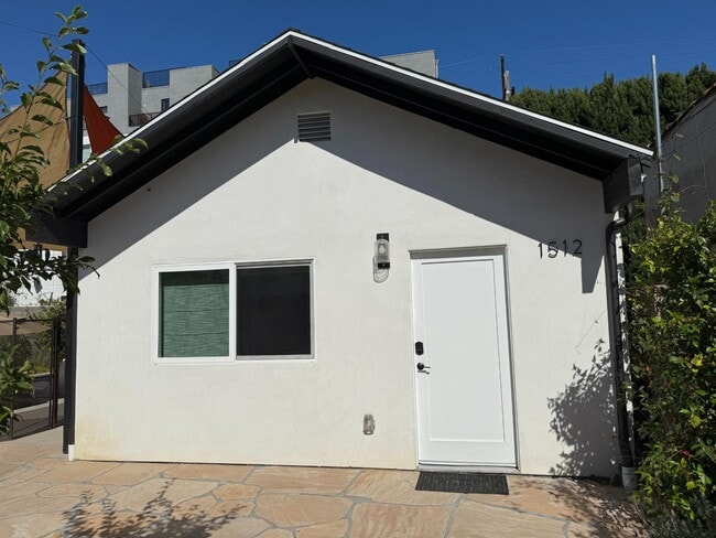 Photo - 1510 S Point View St House Unit 1512