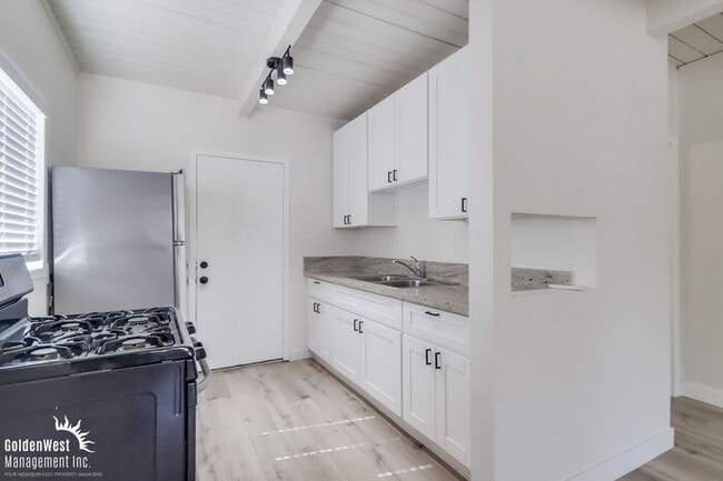 Photo - Freshly Renovated 2Bdm 1Ba Apartment in San Diego