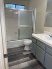 master tub & shower - 4109 Beethoven St