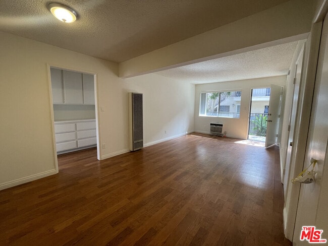 Photo - 1247 N Virgil Ave