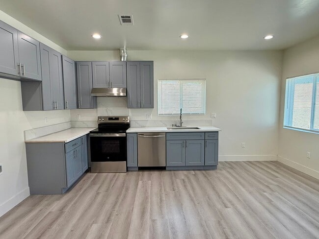 Photo - RINYO6696 Unit .