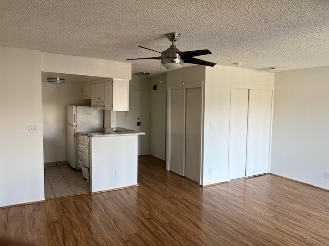 Photo - 6827 Whitsett Ave