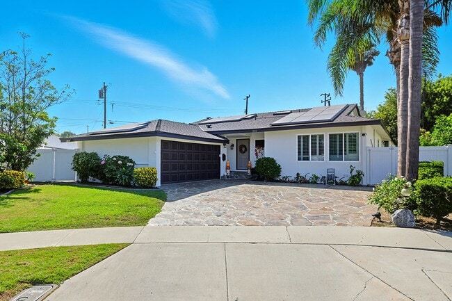 Fully Furnished 3 Bed 2.5 Bath Single Fami... - Fully Furnished 3 Bed 2.5 Bath Single Fami...