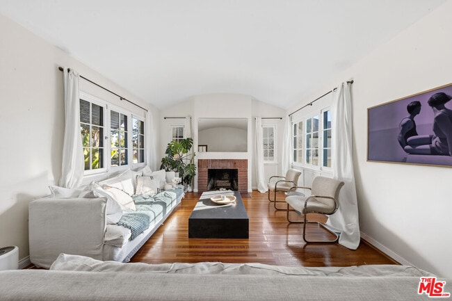 Photo - 2009 N New Hampshire Ave