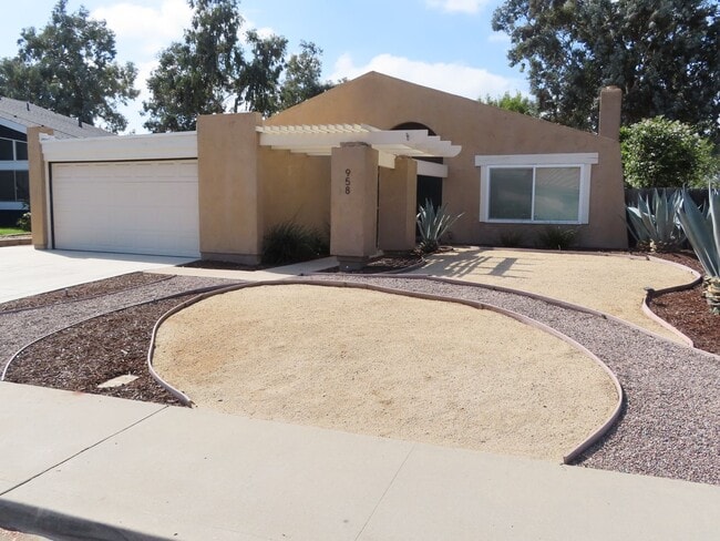 Building Photo - Nicely updated 4-bedroom house in Chula Vista