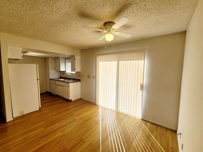 Photo - You will love this 2 bedroom 1.5 bath in 29 Palms  Close to Marine Base