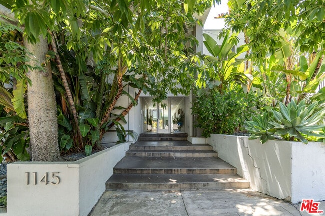 Photo - 1145 Larrabee St Condo Unit 19