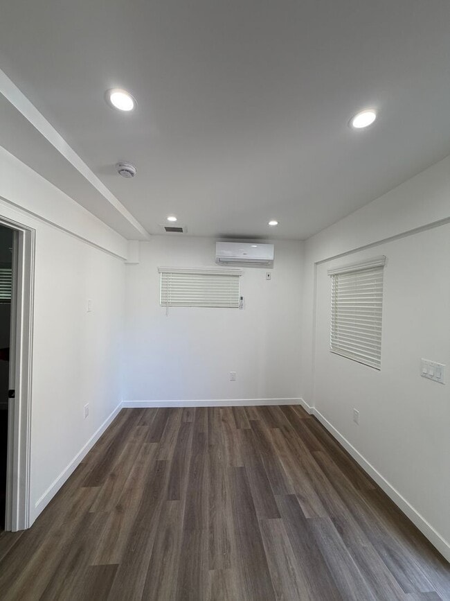 Photo - Brand new ADU with Backyard! Unit 4913 3/4
