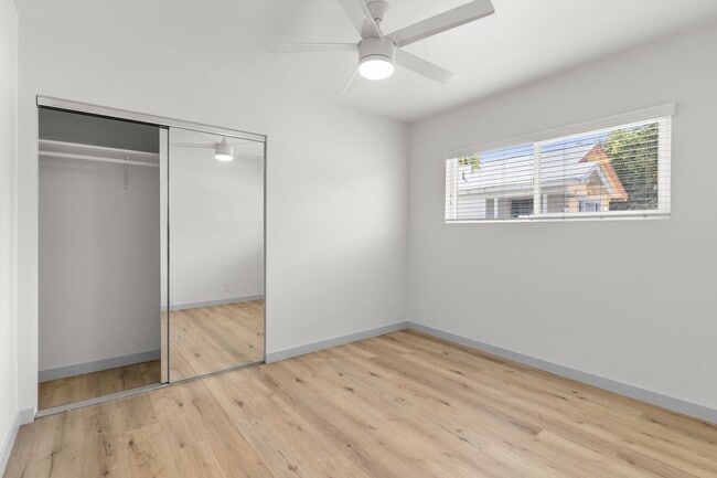 Photo - 1078 E 7th St Unit 04