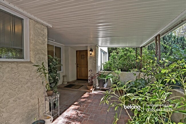 Building Photo - 8523 Alcott St
