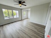 Photo - 810 W 62nd St Unit 1