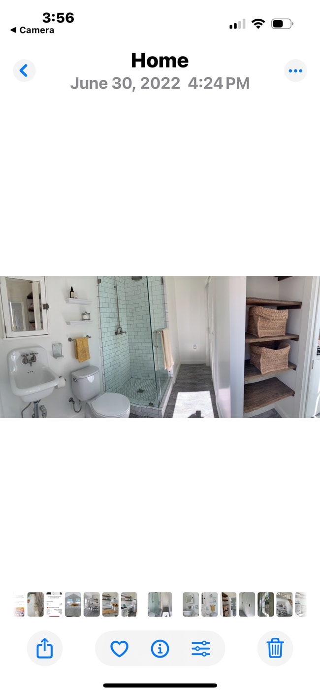 Spacious bathroom with vintage touches - 5475 E Daggett St Unit A