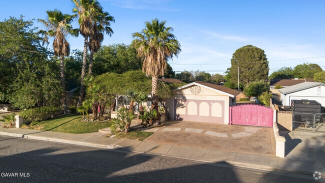 Building Photo - 44210 Fenhold St Rental