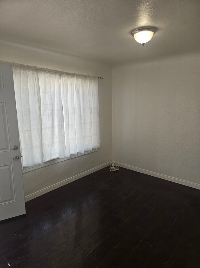 Photo - 6417 Gifford Ave