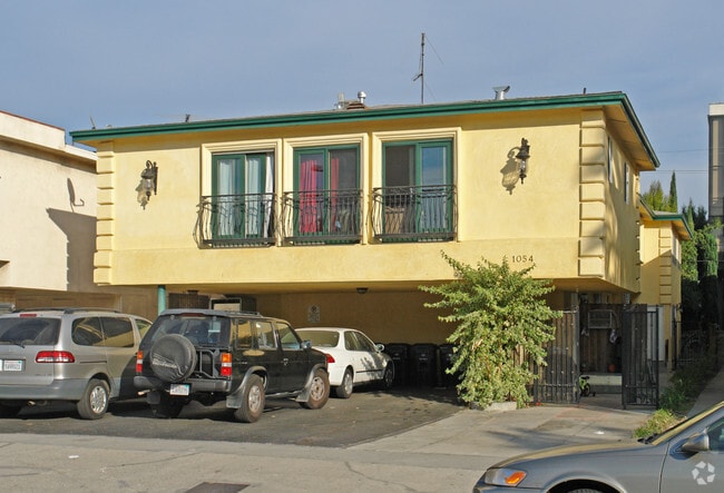 Building Photo - 1054 S Wooster St Rental