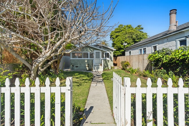 Photo - 439 Howland Canal