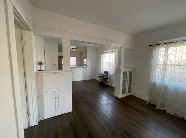 Photo - 1625 W 55th St Unit 1/2