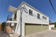 Photo - Luxury Upstairs 2 Bedroom Apartment in La ... Unit 4