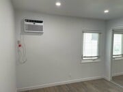 Photo - Toluca West - 1 bed 1 bath! Apartment Unit 4
