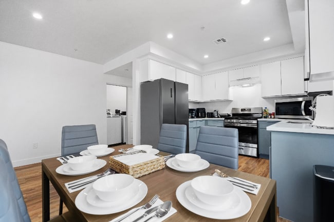 Photo - 9513 Baring Cross St