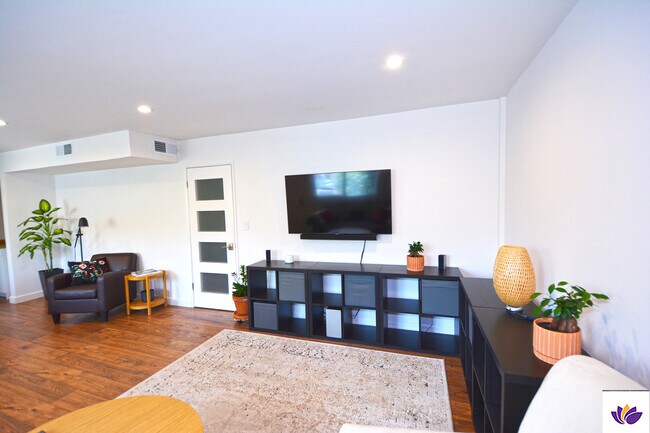 Photo - 10854 Morrison St Unit #1