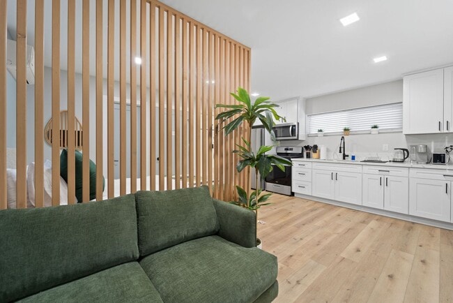 Photo - ? Modern Studio in National City – Furnish...