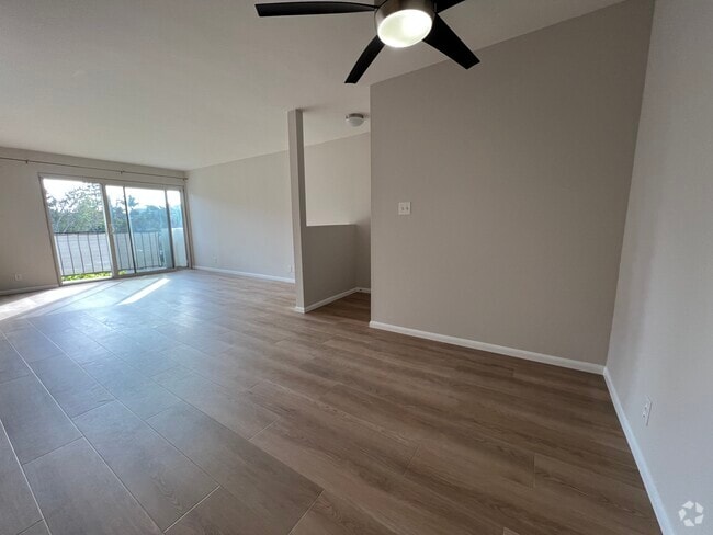 Building Photo - 8163 Redlands St Unit 2nd floor Rental