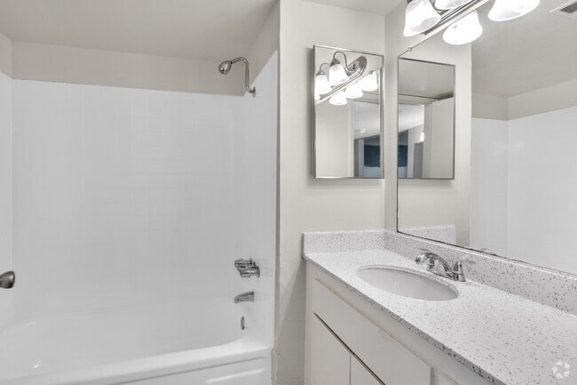 2BR, 1BA - 852SF - Bathroom - Green Tree Park Apt