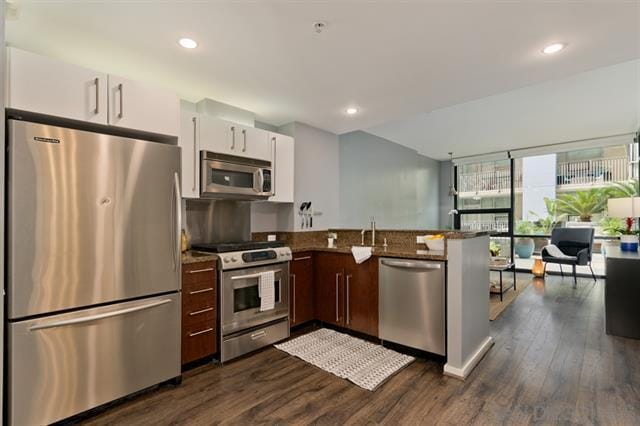 Kitchen - 350 11th Ave Unit 228