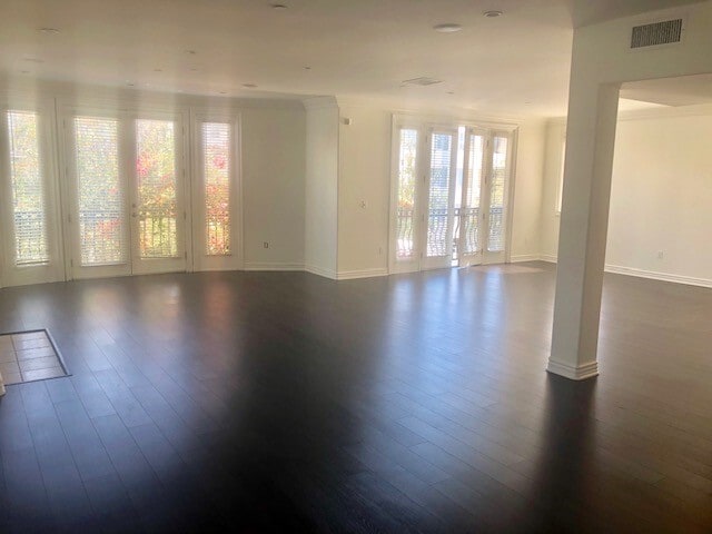 Building Photo - 129 S Elm Dr