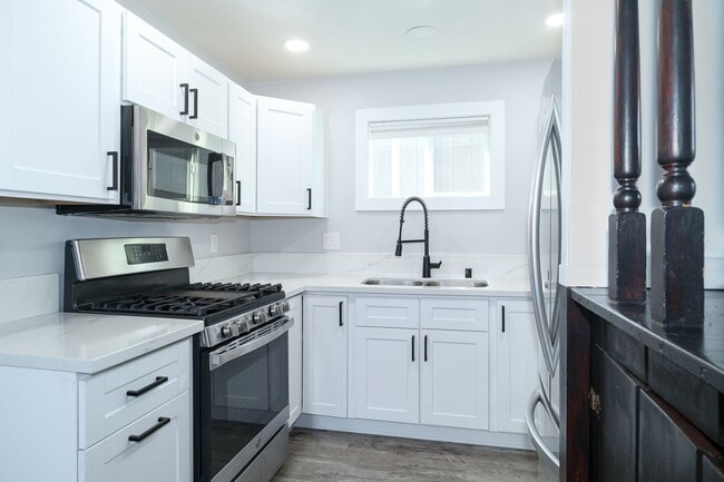 Photo - Renovated 2 Bed + 2 Bath with office space |Hollywood by the Sea | Oxnard | Unfurnished