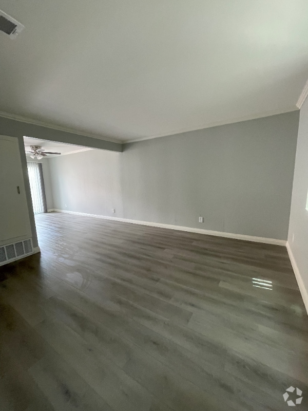 Building Photo - 17706 Scherzinger Ln Rental