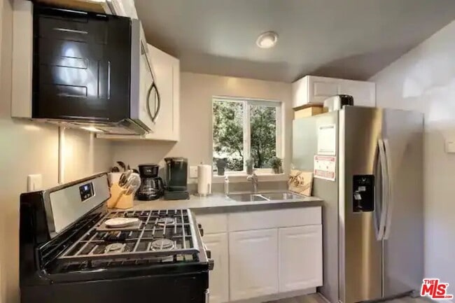 Photo - 39219 Cedar Dell Rd