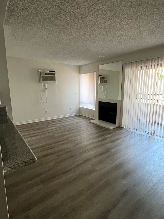 Photo - 1632 N Formosa Ave Unit 109