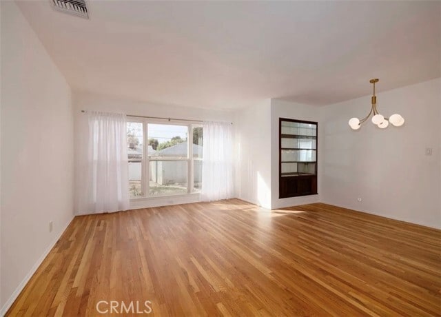 Photo - 8123 Lindley Ave