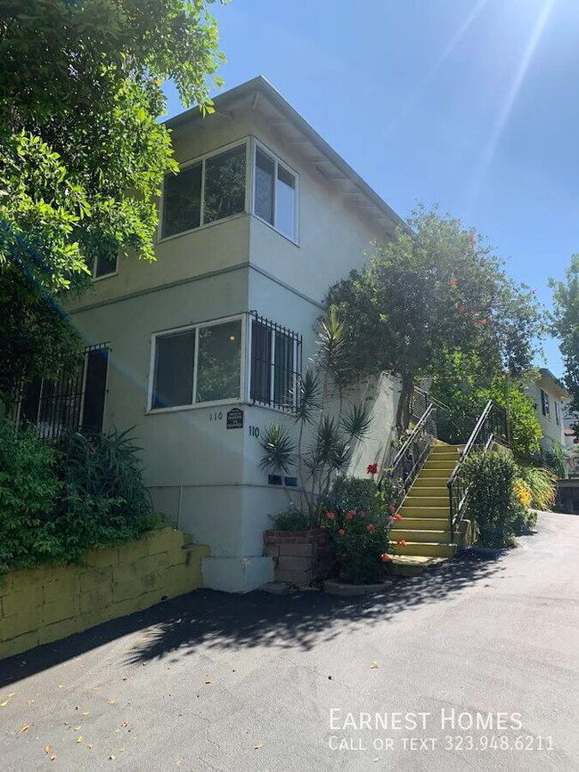 Building Photo - 110 S Rampart Blvd Unit 5 Rental