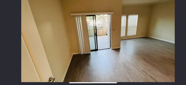 Photo - 1154 Bellevue Ave