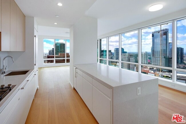 Photo - 877 Francisco St Condo Unit 3209