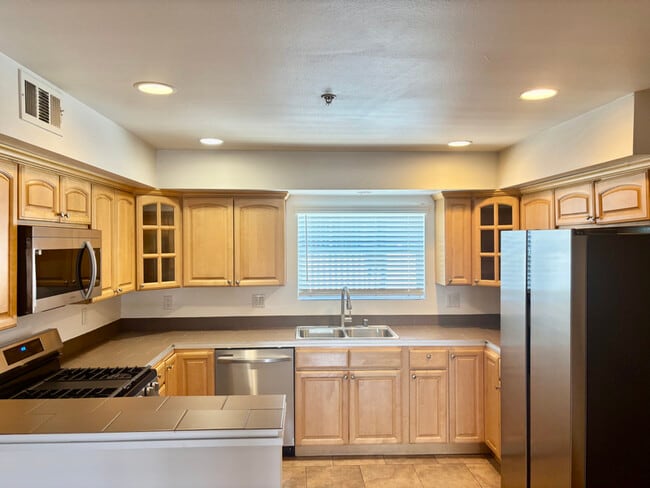 Photo - 6033 Eleanor Ave Townhome
