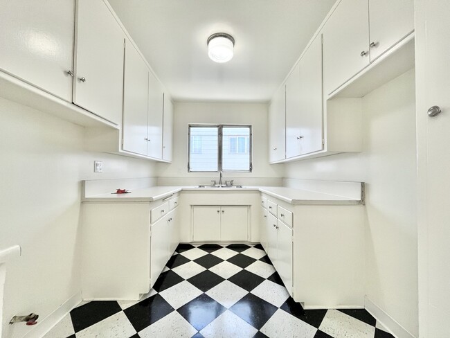 Photo - 333 Rexford Dr Apartment Unit 8