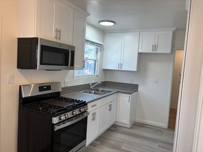 Building Photo - Verdugo, 1605-1607 Unit 1605