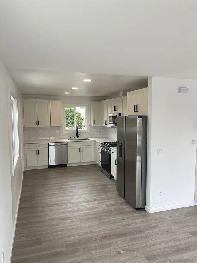 Photo - 6746 N Elman St