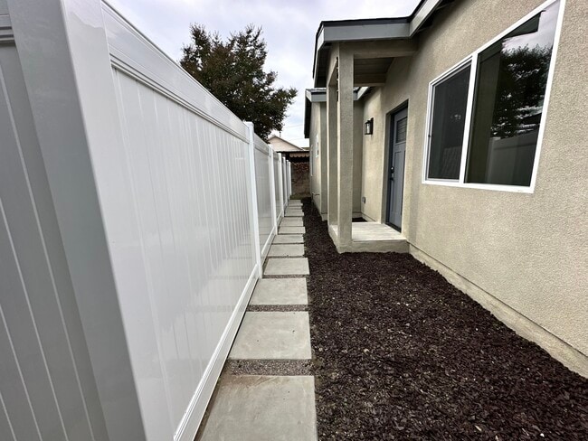 Photo - 3617 W Victory Blvd