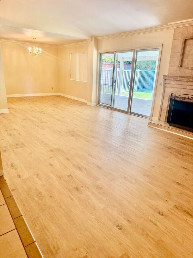 Photo - 228 Eagleview Pl