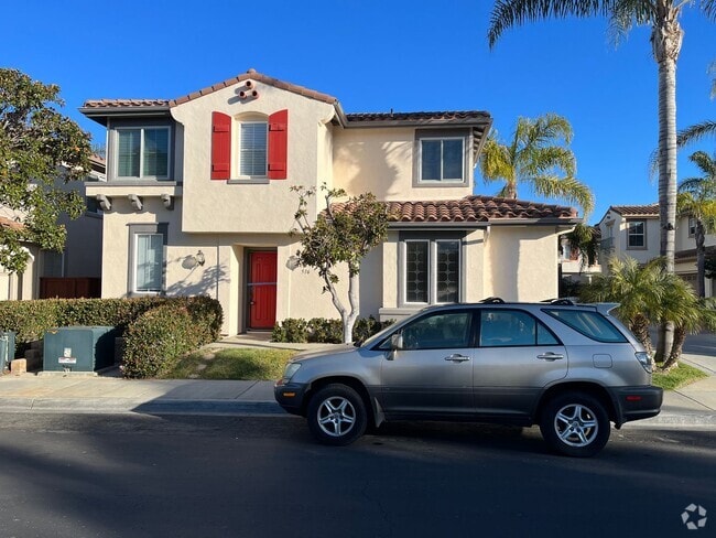 Building Photo - Beautiful Home in gated community blocks f...
