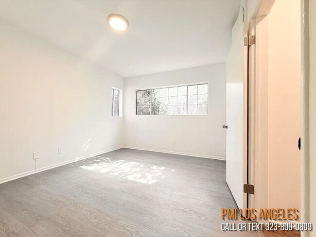 Photo - 10565 Camarillo St