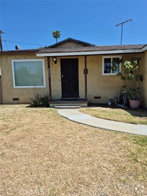 Building Photo - 6422 Pioneer Blvd Rental