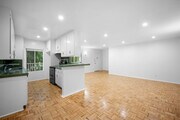 Photo - 5320 Zelzah Ave Unit #314