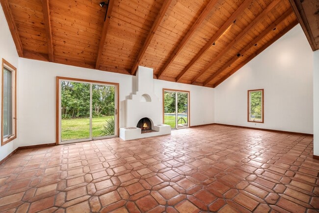 Photo - 1539 Miramar Ln