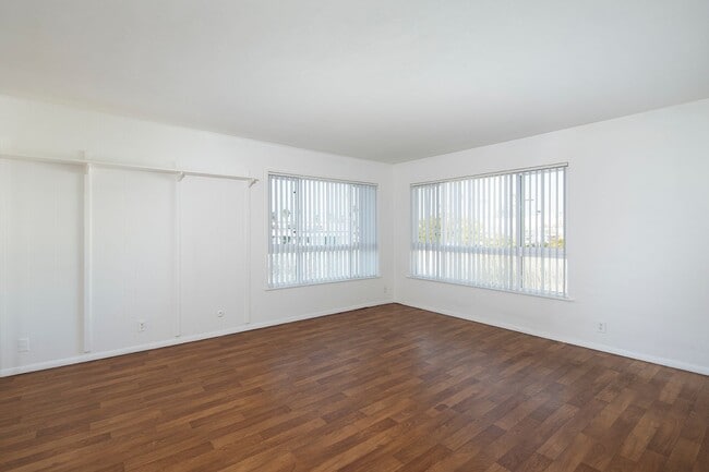 Photo - OPEN HOUSE: 12/20 1-2PM ~ Studio in La Jolla ~ 1 MILE from Beach! Unit 1A